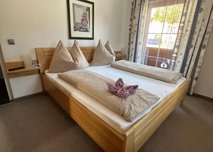 Fruehstueckspension Alpenrose Casa de hóspedes 3*