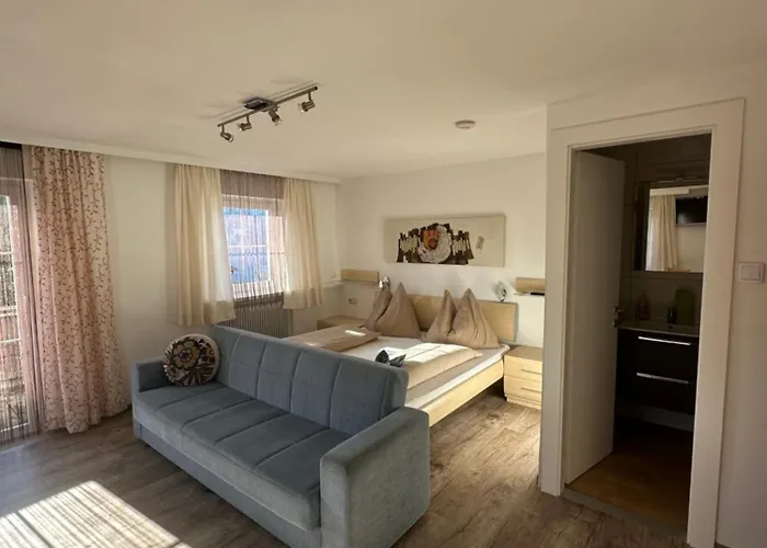 Fruehstueckspension Alpenrose 3*