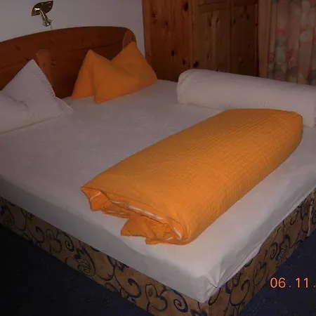 Fruehstueckspension Alpenrose 3*